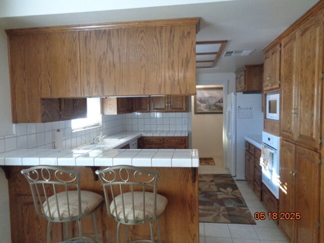 Building Photo - Custom Home in Quartz Hill on a Large Lot