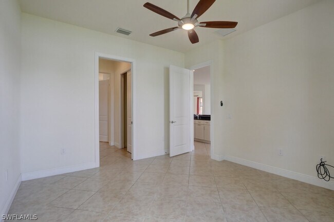 Building Photo - 12762 Fairington Way