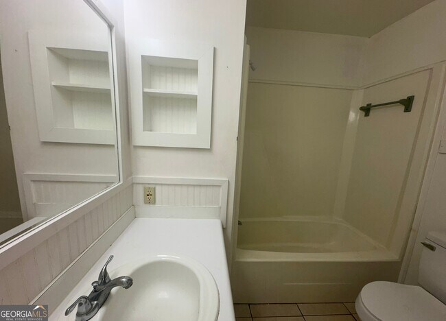 Building Photo - 520 Chateau Cir