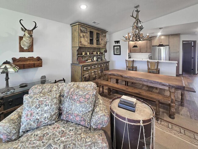 Building Photo - 1558 Blaine's Wy