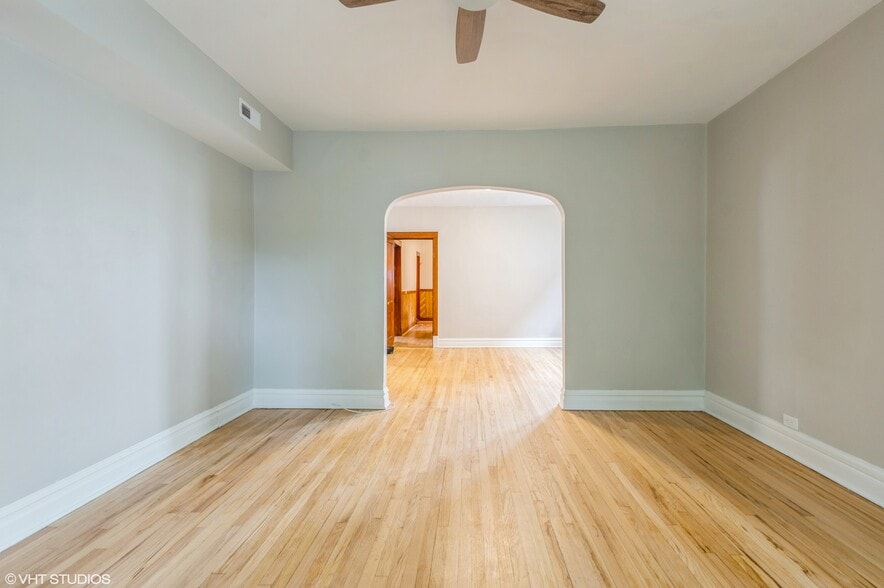 Living Room Unit #1 - 5138 W Montrose Ave