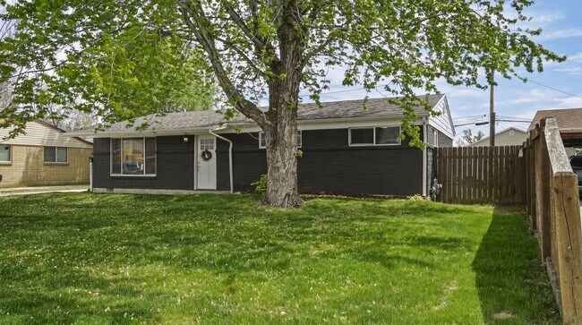 Building Photo - Charming and Quiet 3 bed Orem Home in Prime Location with Solar!!