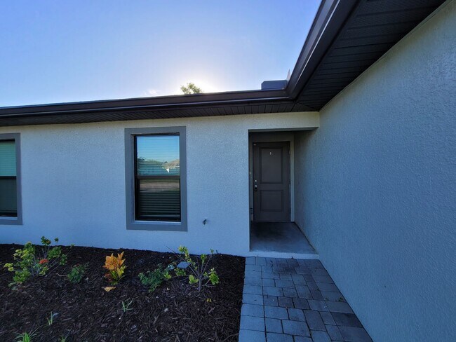Building Photo - Duplex for rent