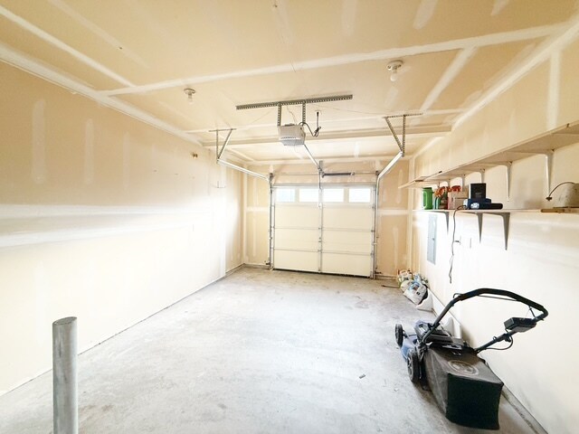 Building Photo - 4933 Bowwood Cir NE