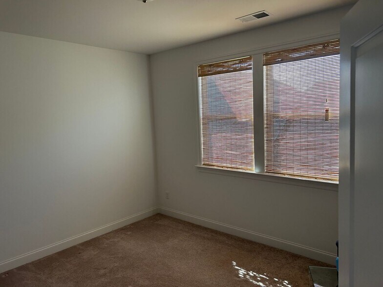 Building Photo - 3477 Milford Dr