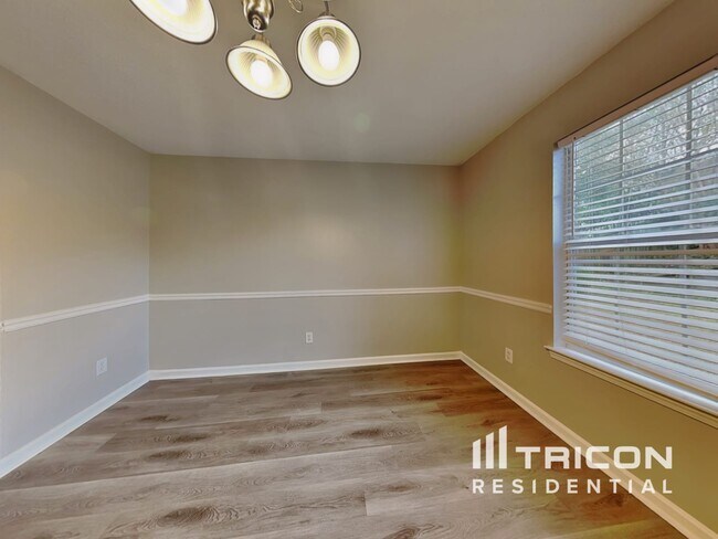 Building Photo - 718 Fletcher Dr