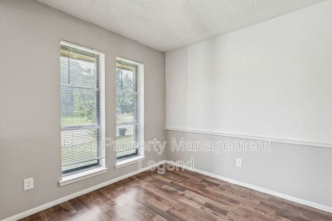 Building Photo - 8236 El Retiro Rd