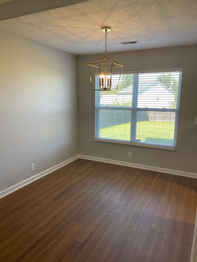 Building Photo - 3 Bed 2.5 Bath Nashville Opry Mills Area FOR LEASE