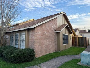Building Photo - 12235 W Village Dr