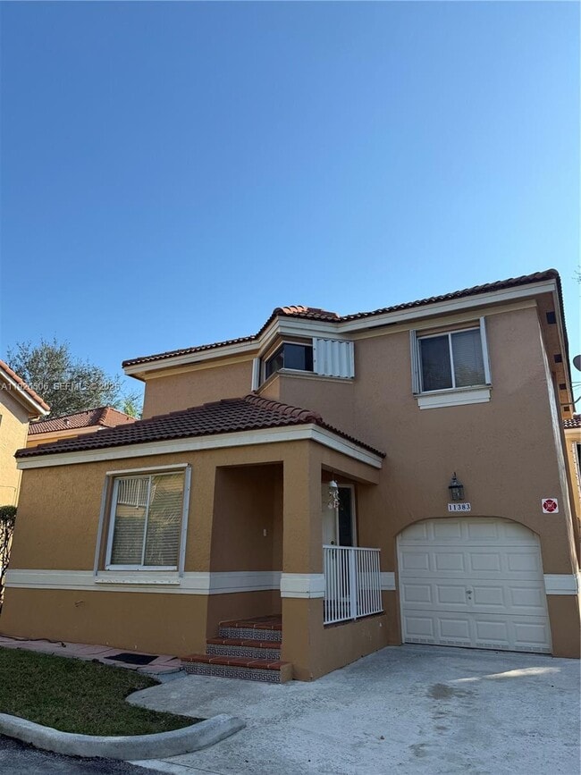 Building Photo - 11383 Lakeview Dr