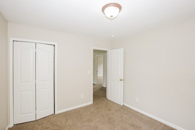 Building Photo - 2712 Forest Grove Ct