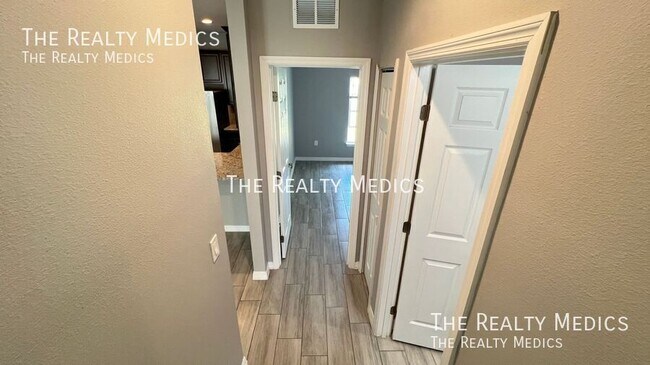 Building Photo - 270 Winfall Ave SW