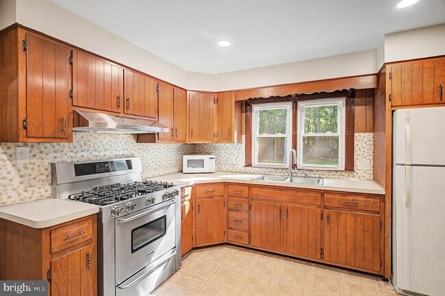 Building Photo - 26 French Ln