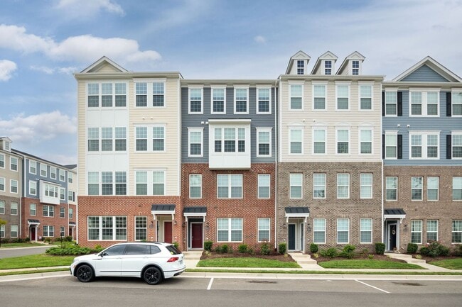 Building Photo - Gorgeous 3 Bedroom Townhome in Henrico!