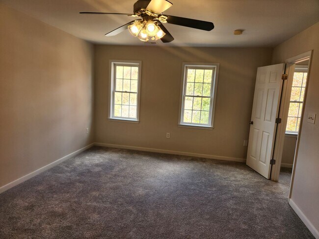 Building Photo - 4 Bed 2.5 Bath- Midlothian-Ashbrook Subdiv...