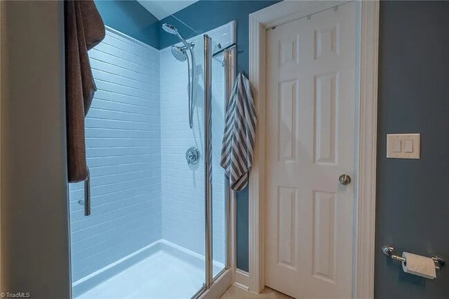 Building Photo - Earn Wealth While Leasing - Like a Homeowner - Lease to Own