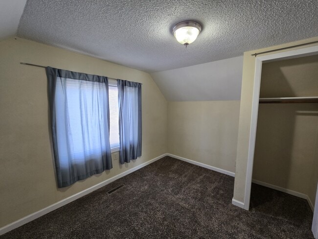 Building Photo - 330 Cottage St