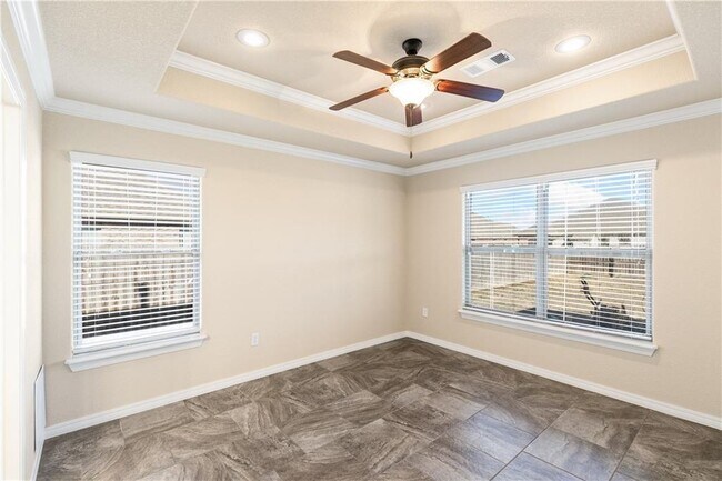 Building Photo - 4602 W Croft Dr