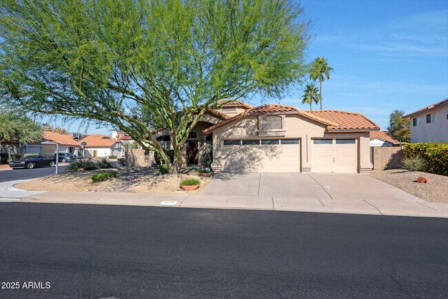 Building Photo - 5616 E Gelding Dr