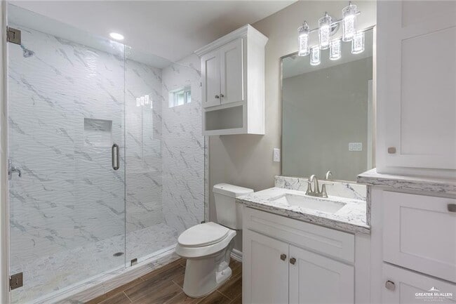 Building Photo - 12 E St