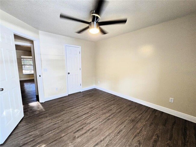 Building Photo - 2913 Duchess Oak Ct
