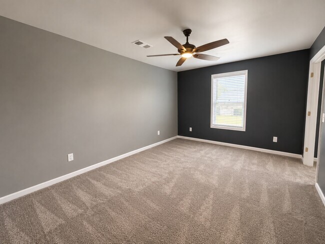 Building Photo - 40049 Back Nine Dr