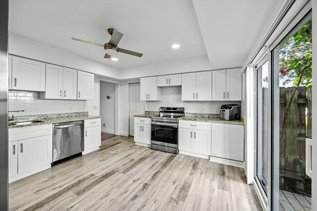 Building Photo - 6165 Old Court Rd