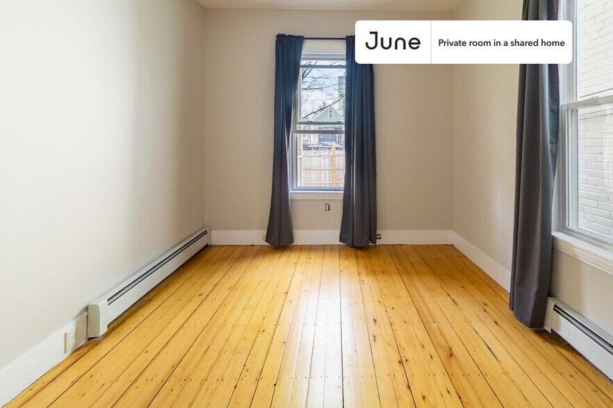 Building Photo - Room in Shared 3 bed/2 bath home