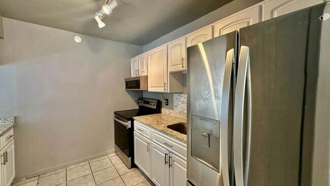 Building Photo - 2369 Tom Jones St