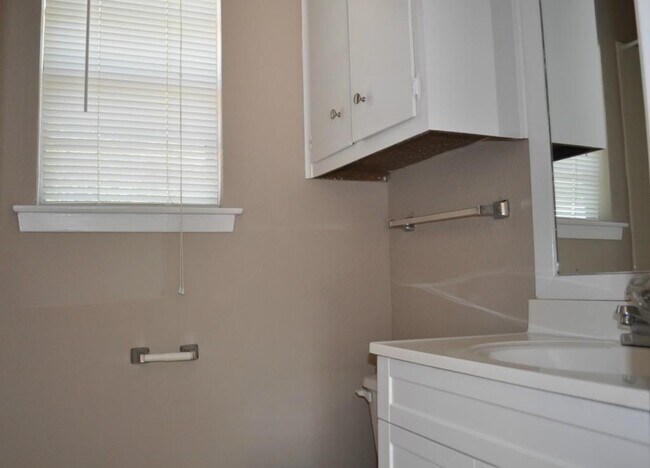 Building Photo - 1214 Austin Highlands Blvd