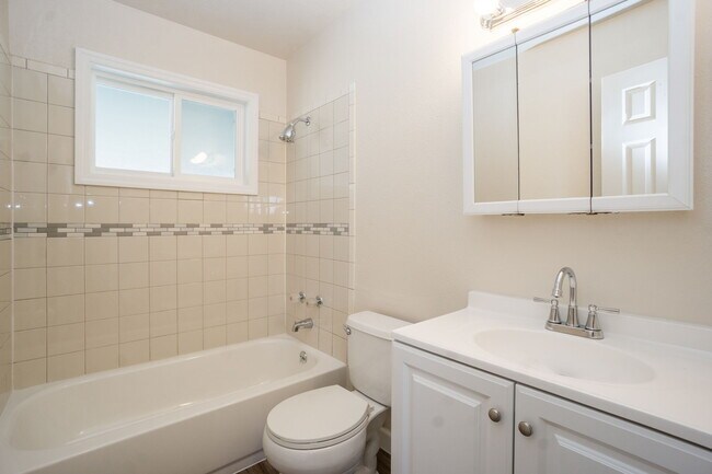 Building Photo - 7028 Lipan St