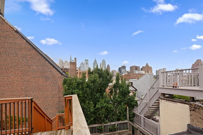Building Photo - Three Bedroom Graduate Hospital Home with Roof Deck!