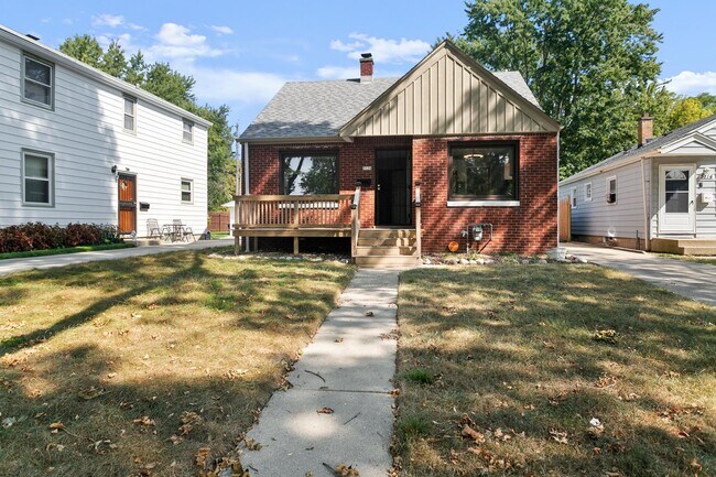 Building Photo - 5124 N 41st St