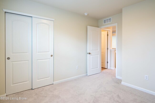 Building Photo - 2023 Lyndon Green Cir