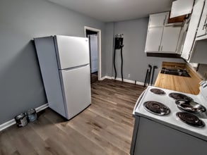 Building Photo - 100 Willow Ave