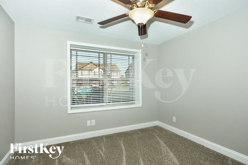 Building Photo - 1337 Harmon Ln