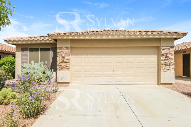 Building Photo - This charming home is waiting for you!
