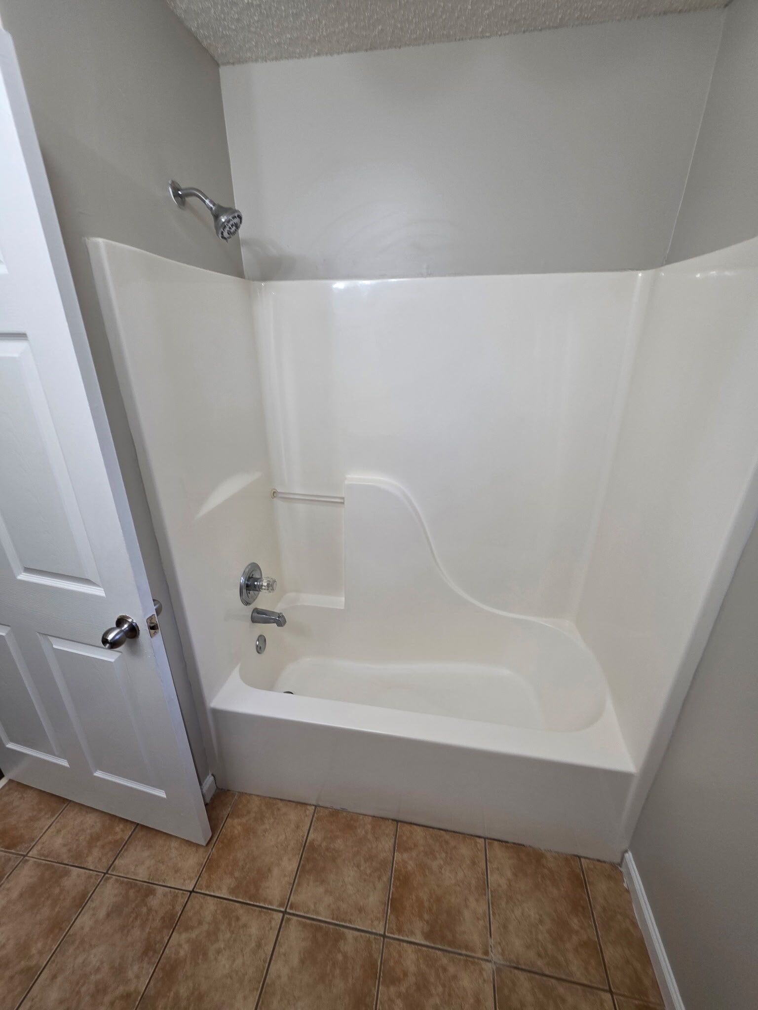 Full bathroom - 234 Clifton St