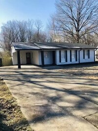 Building Photo - 305 Damone Ave