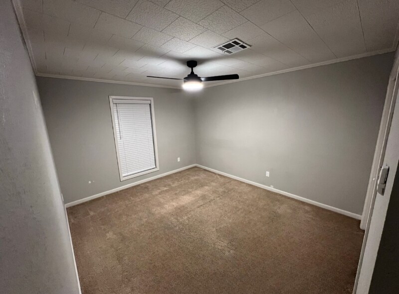Building Photo - 110 Highland Dr