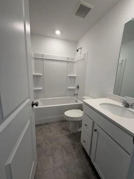 Building Photo - 6208 Kenbrook Dr