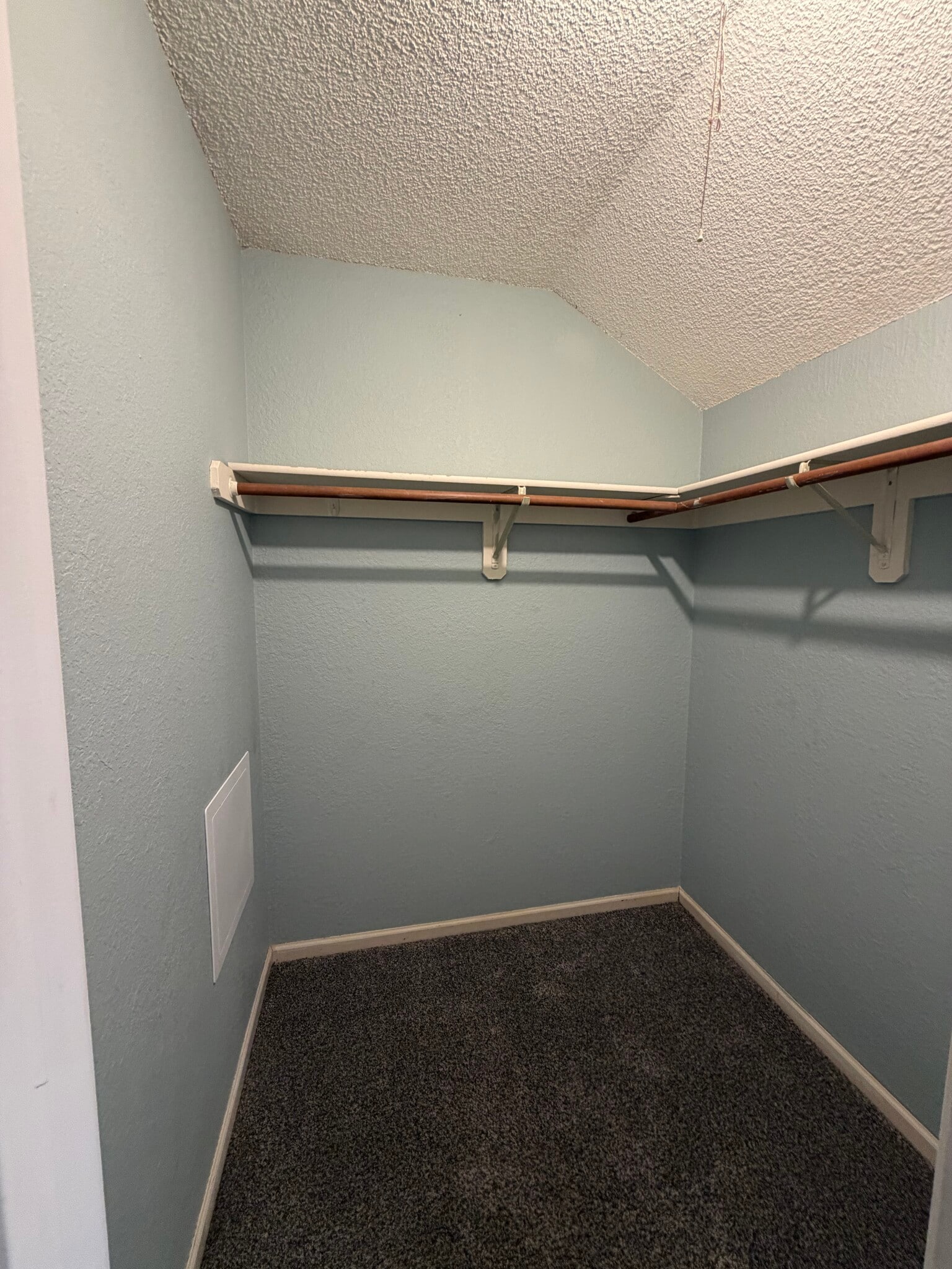 Walk-in closet - 1203 NW 6th Terrace