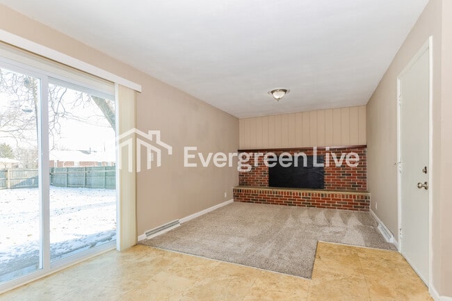 Building Photo - 804 Fallveiw Ave