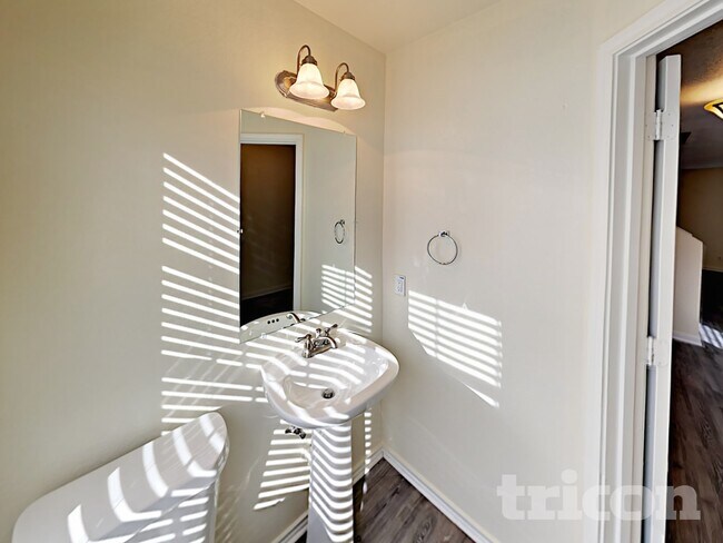 Building Photo - 9939 Amber Breeze