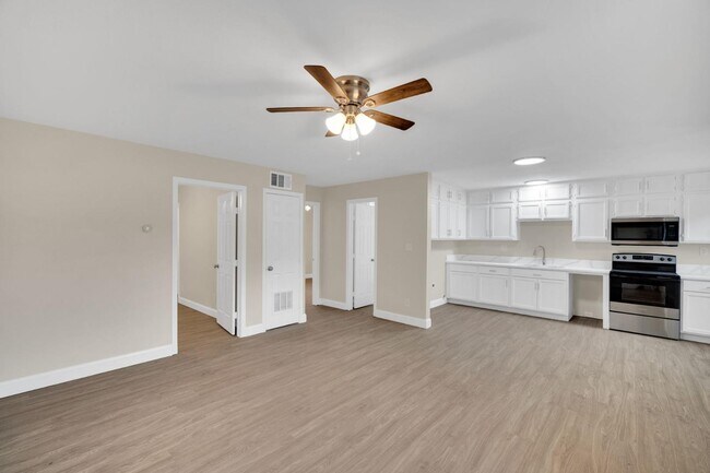 Building Photo - 709 George Hopper Rd