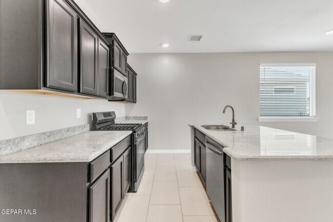 Building Photo - 1644 Folkstone St