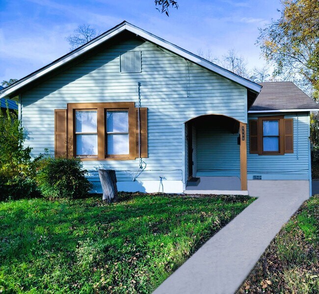 Primary Photo - Charming 3-Bedroom Home in the Heart of San Antonio