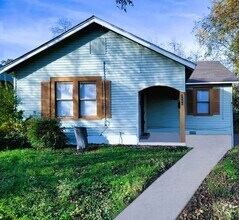 Building Photo - Charming 3-Bedroom Home in the Heart of Sa...