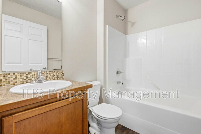 Building Photo - 5520 Leon Ct