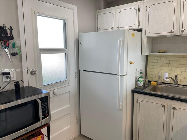 Building Photo - 3010 Marcos Dr